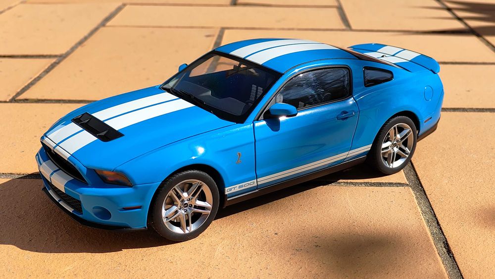 Ford Shelby 2010 GT 500 AutoArt 1/18