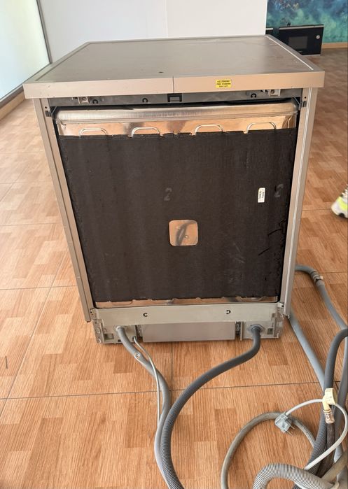 Maquina de lavar a loiça AEG como nova
