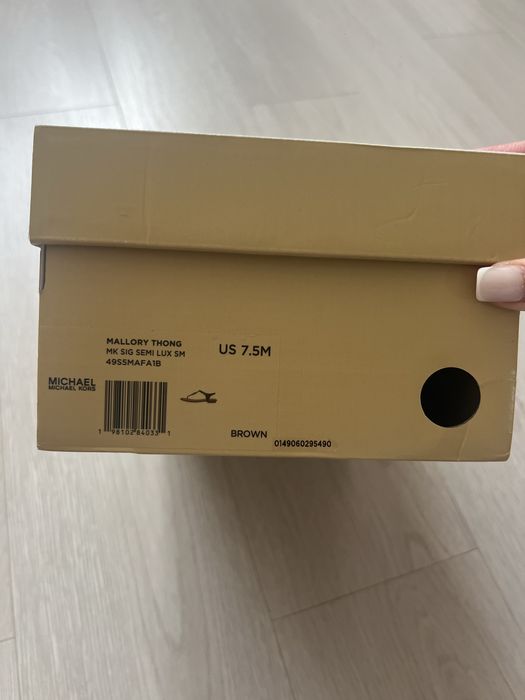 Нові босоніжки Michael Kors