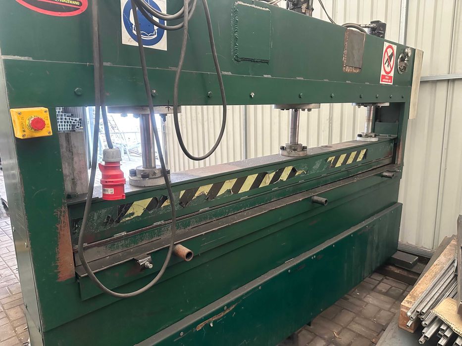 Zgrzewarka wielopunktowa do produkcji paneli ogrodzeniowych