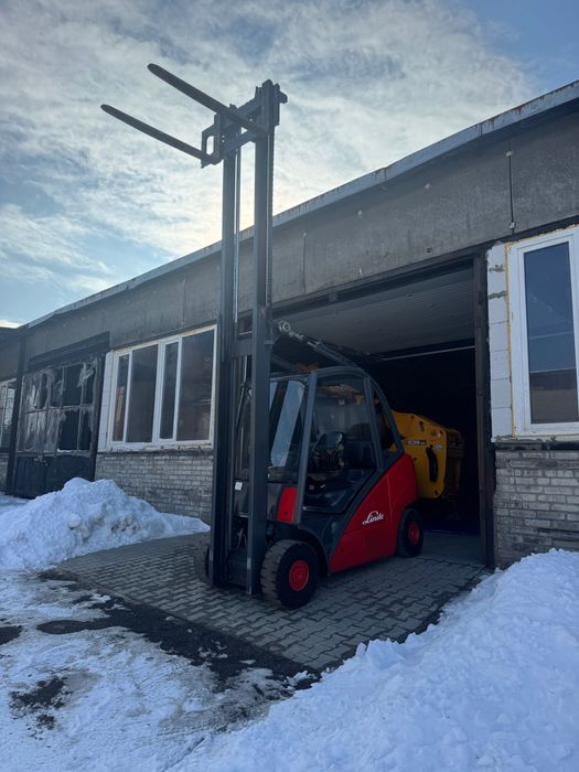 Навантажуваач кара погрущик вилочний