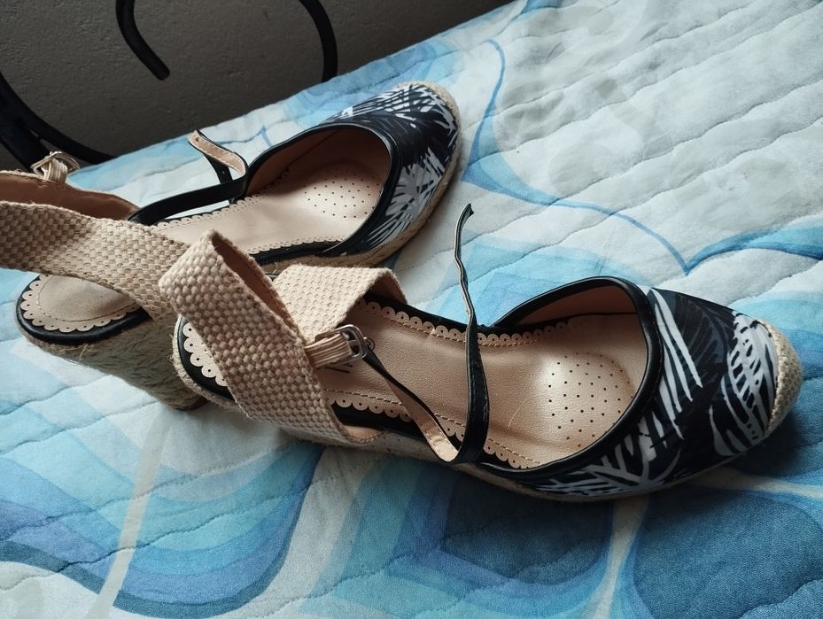 Sandały/ espadryle damskie na koturnie roz40
