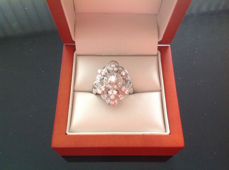 СРОЧНАЯ ПРОДАЖА!! Кольцо с бриллиантами,хорошей чистоты