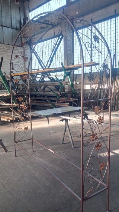Є В НАЯВНОСТІ  Арки арка для роз та плетущих квітів