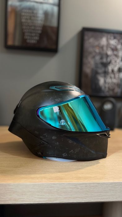 Capacete AGV Pista Gp Rr carbono forjado