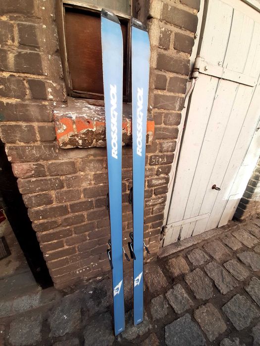 Narty zjazdowe Rossignol 168 cm.
