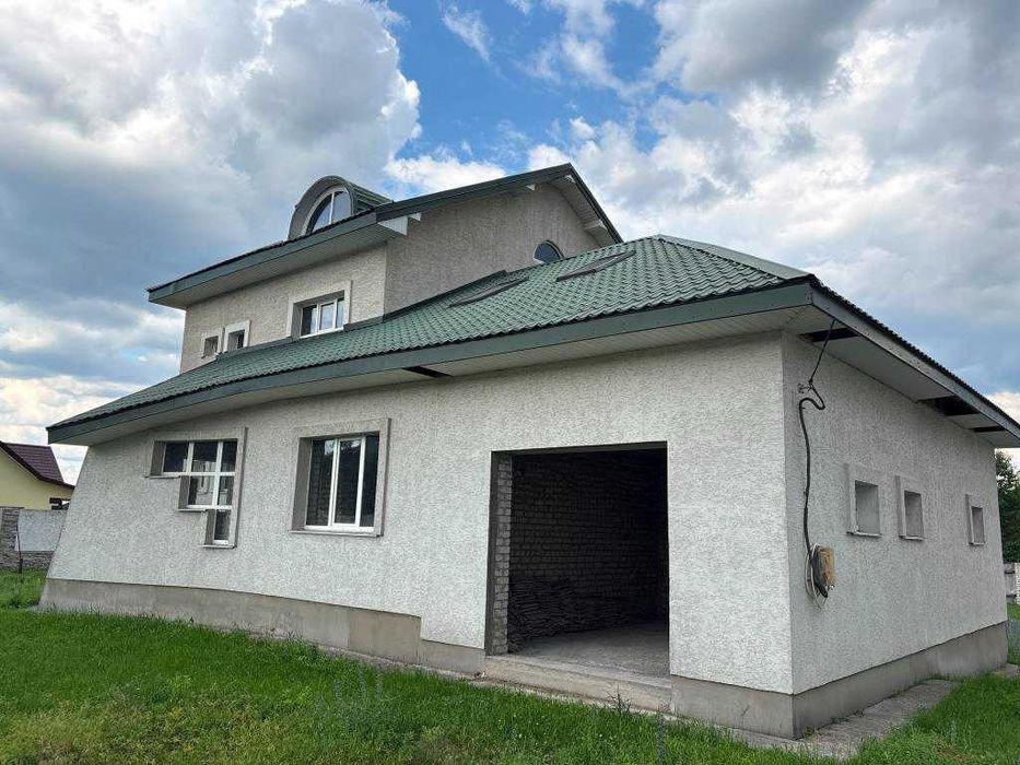 Продам будинок в Кривушах. Поруч хвойний ліс і річка Дніпро.