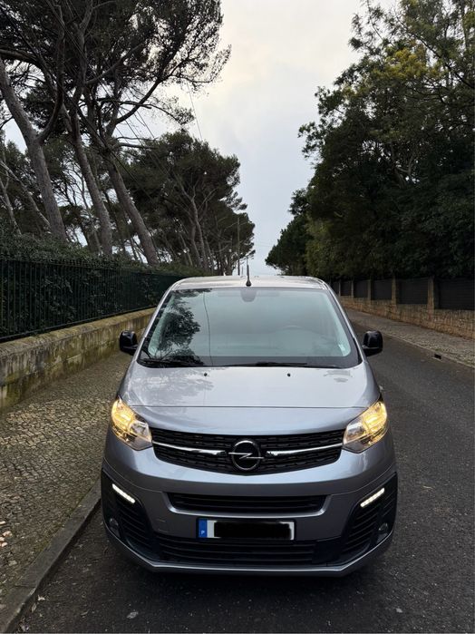 Opel Vivaro 2.0 de ano 2022 Longa tem 100 mil km