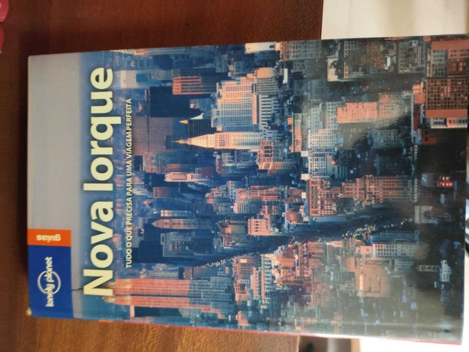 Livros/ guias de viagens Lonely Planet, edição portuguesa