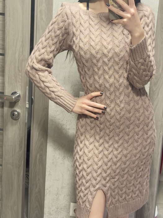 Чудова вʼязана сукня