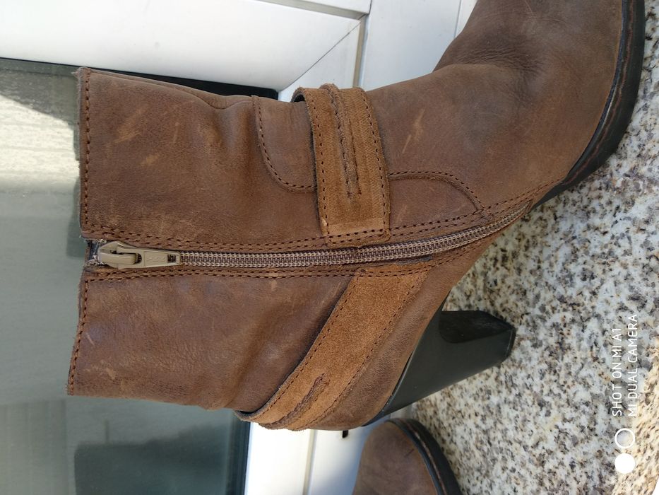 Botas tacão em pele