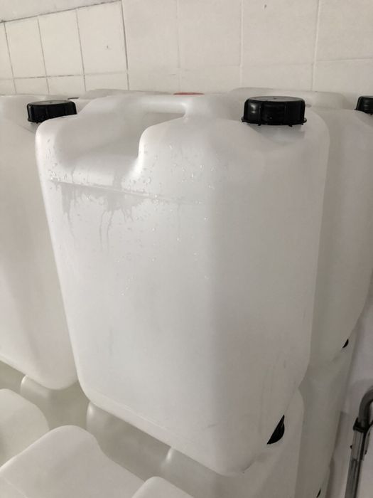 Bidões em plastico de 20 l e 25 l