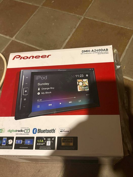 Radioodtwarzacz samochodowy Pioneer dmh-a240dab