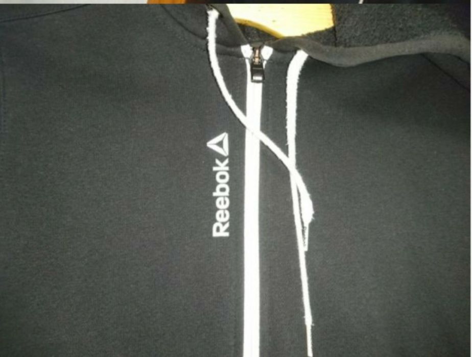 Reebok толстовка/мастерка с капюшоном на флисе и с вентиляцией.