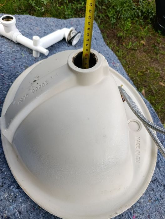 Umywalka z kranem z syfonem z demontażu