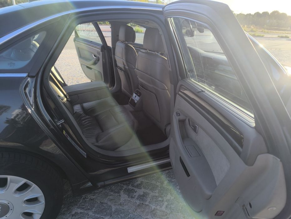 Audi A8 V6 3.0 QUATTRO