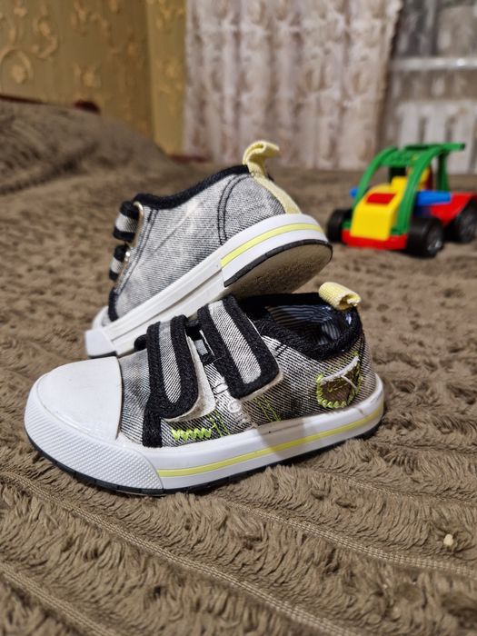 Кеди на хлопчика на осінь