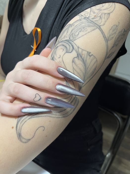 Маникюр качественно и быстро