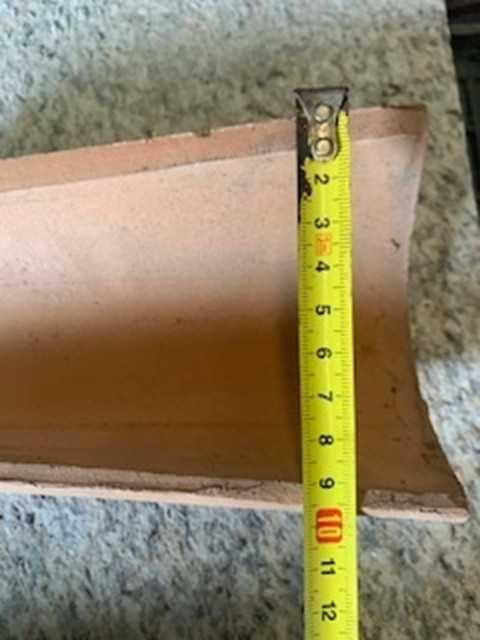 Telhas em Barro Decorativas  em Palete