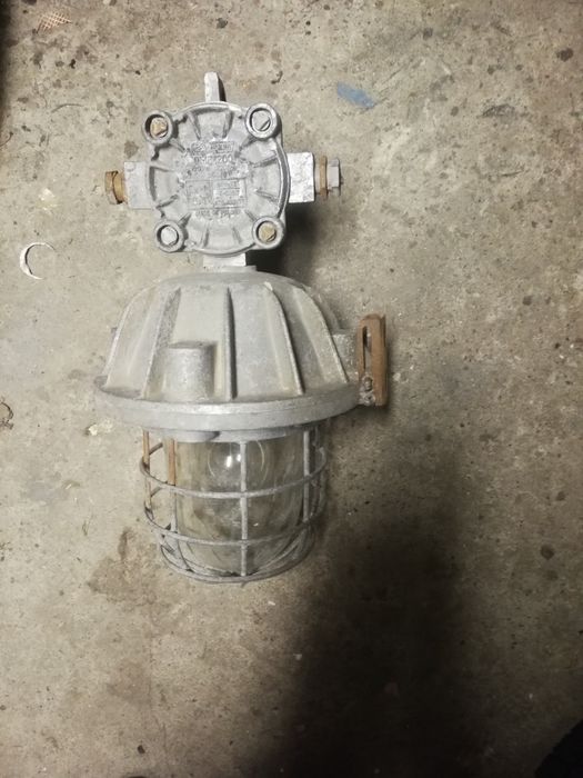 Lampa industrialna przemysłowa PRL