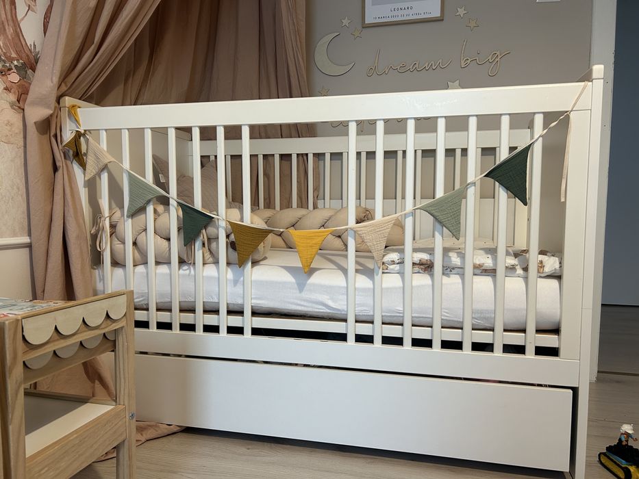 Łóżeczko drewniane