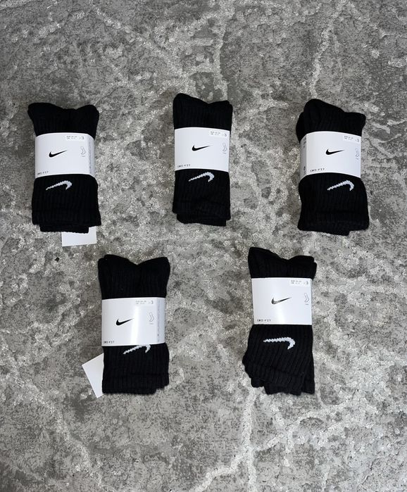 Czarne długie skarpetki Nike