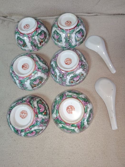 6 Tigelas + 2 colheres de Loiça chinesa