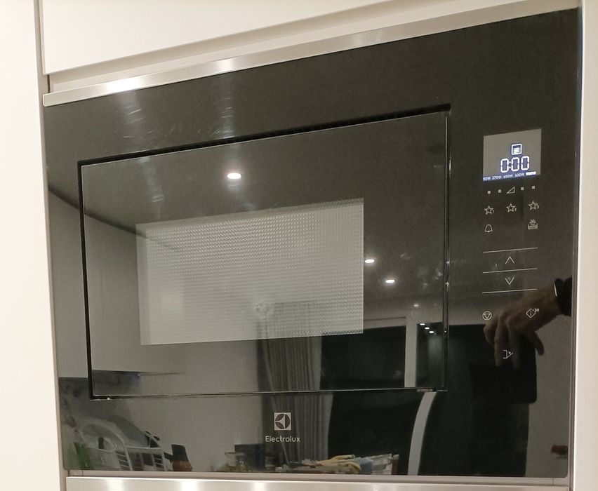Micro-ondas Electrolux 26L encastre