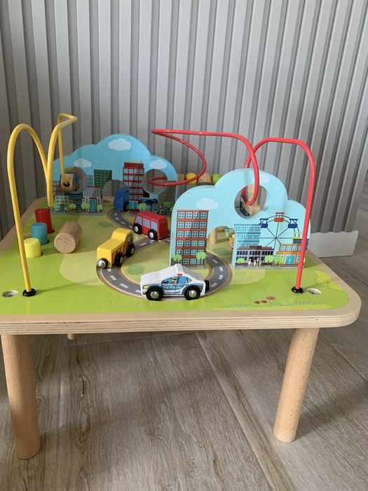 Деревянний розвиваючий стіл