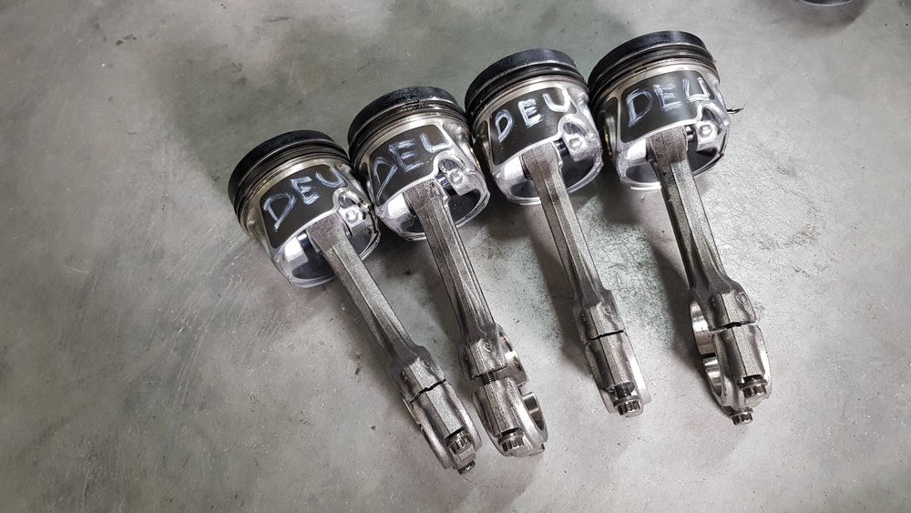 tłok Korbowód AUDI A4 B9 A5 5F 2.0 TDI DEU 04LB