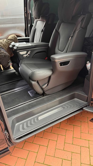 2026 рік нові оригінальні сидіння сиденья капітанки Mercedes V-клас W447 VIP шкіра Nappa реклайнери, максимальні по комплектації, мульти підсвітка