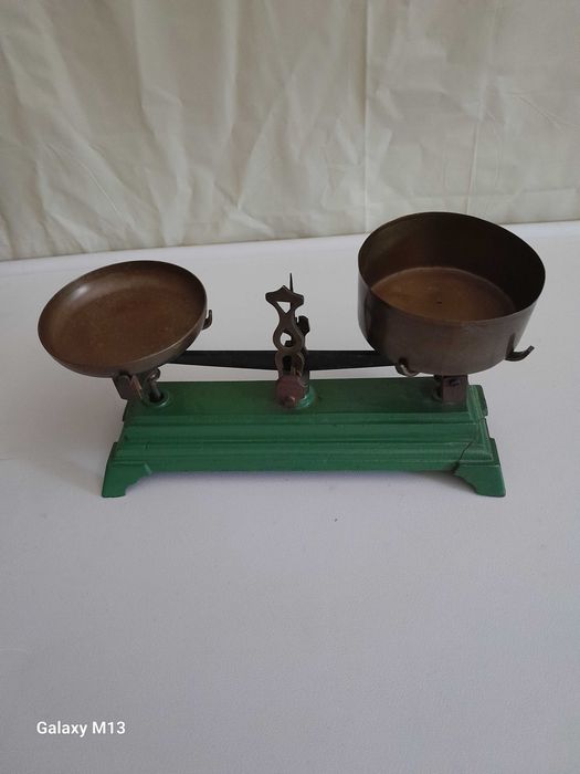 Balança pequena antiga