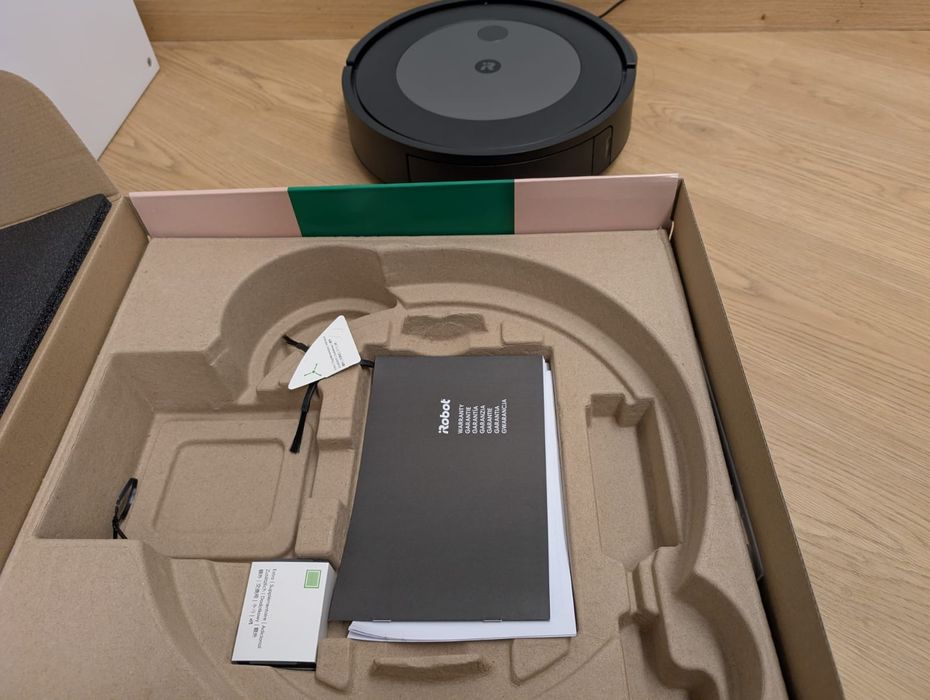 Robot aspirador iRobot Roomba® j7 com ligação Wi-Fi