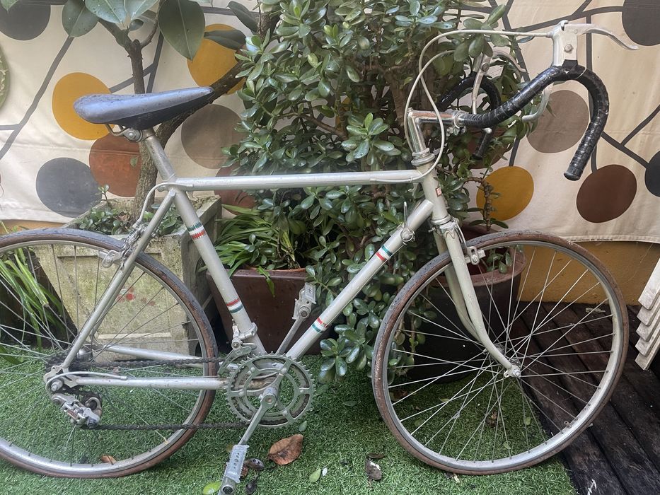 Bicicleta de ciclismo de criança