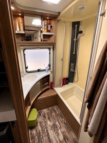 Fendt Bijou 590 2016 – Caravana confortável, espaçosa e bem equipada