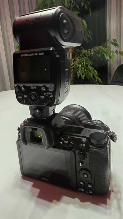 Aparat Nikon Z6II obiektyw Nikor 24-70/4 S lampa Nikon SB-5000