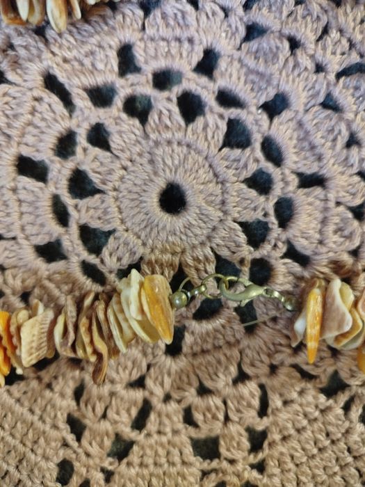 Бусы из натуральных ракушек