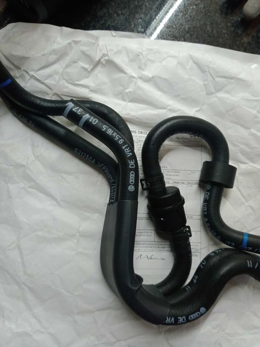 Tubo NOVO flexível de gasóleo 8R0   20 1    214F  Audi Q5