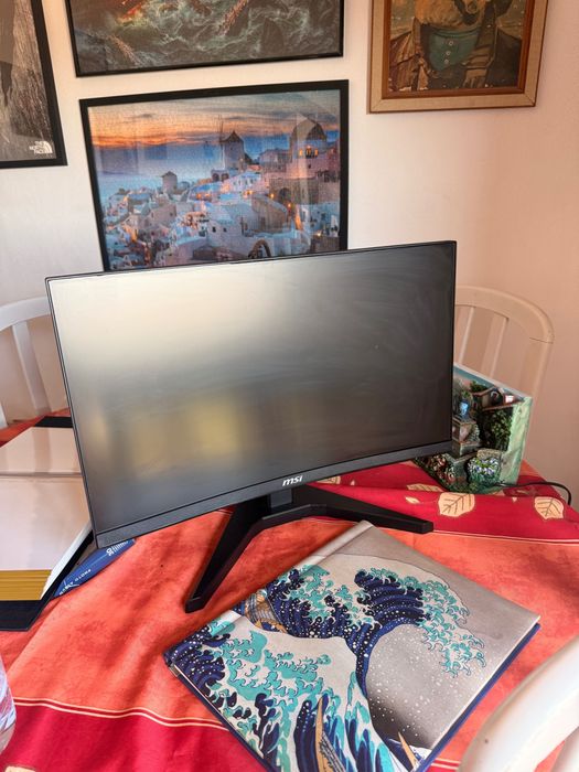 MSI G245CV 24" Curvo Gaming - Como Novo