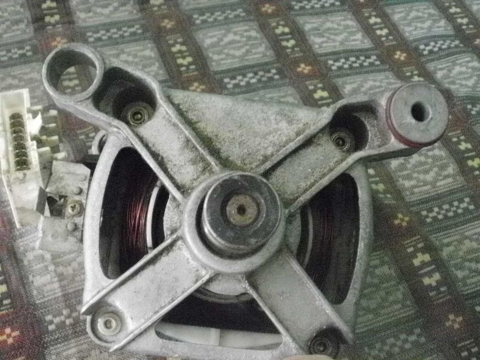 Мотор(двигун) до пральної машини вживаний стан на фото