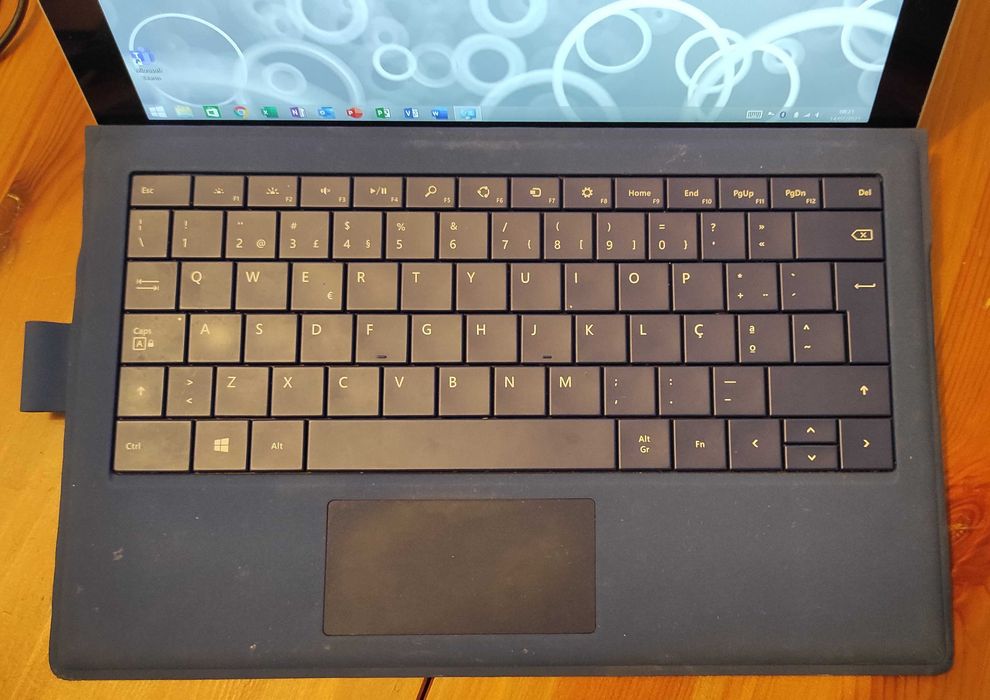 Microsoft Surface Pro 3 Tablet PC Intel i5-4300U 1.9GHz touch partido