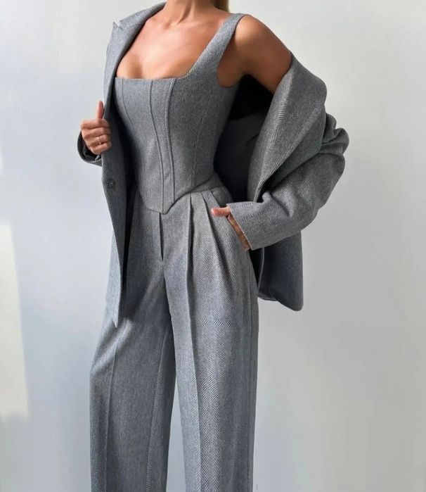 Жіночий кашеміровий костюм трійка бежевий