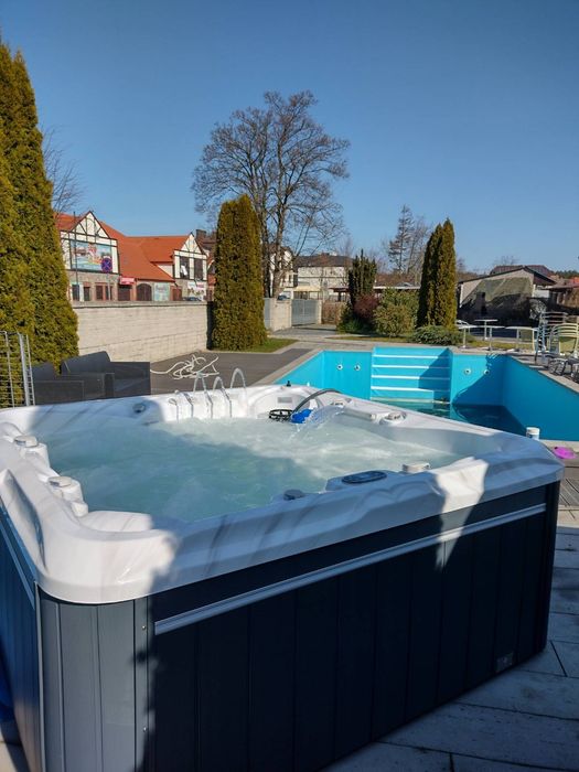 Jacuzzi 3 osobowe, całoroczne.
