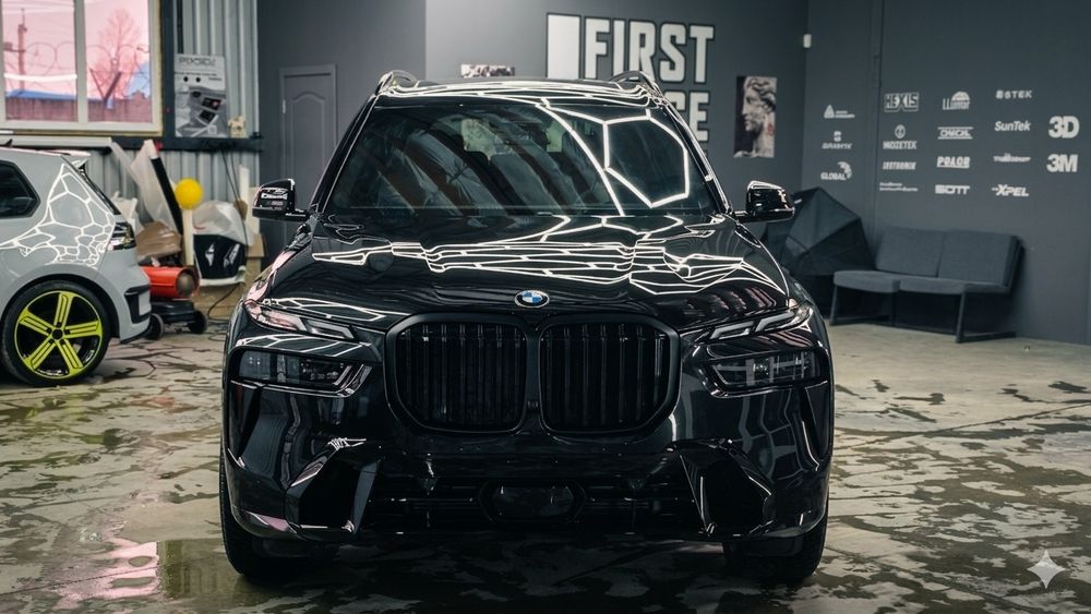 Захист антигравійною плівкою авто