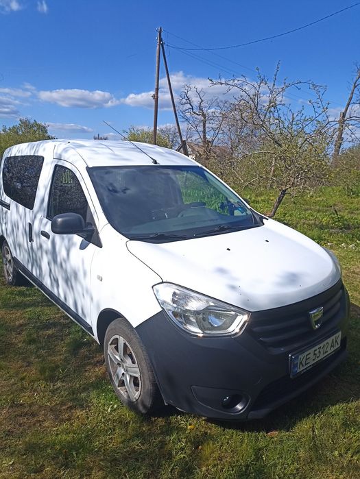 Продам машину Dacia Dokker 2013 года выпуска
