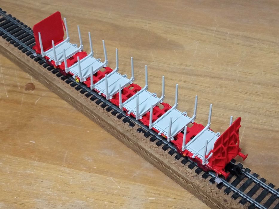 TAKARGO H0 1/87 - vagão plataforma Sgnss com fueiros - PTTRAINS 100051