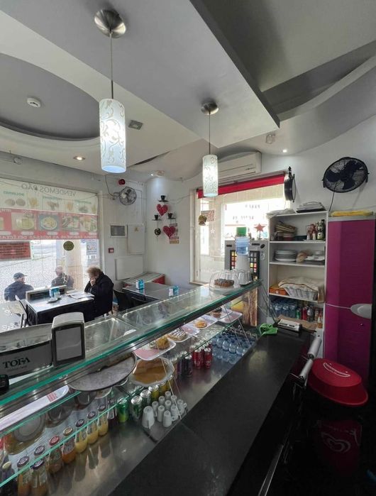 Trespasse excelente oportunidade!Cafe em Almada