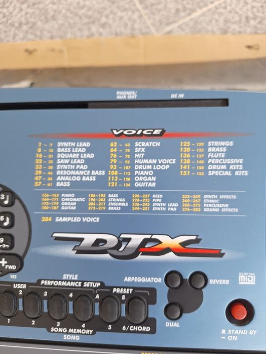 Yamaha DJX-Teclado  musical