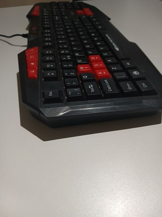 Teclado Gamer Marvo Scorpion K602 e MousePad Marvo Gamer