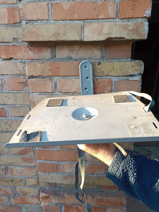 Полка подвесная для телевизора